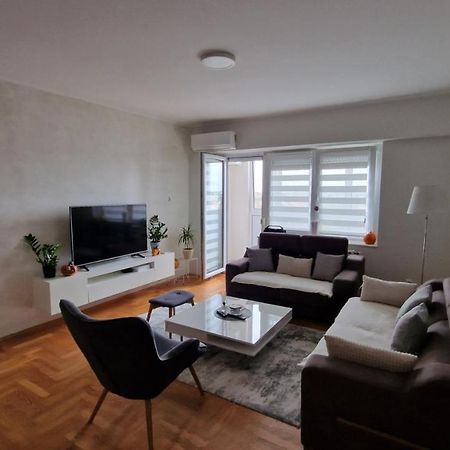 Lux Apartman Ava Kikinda 外观 照片