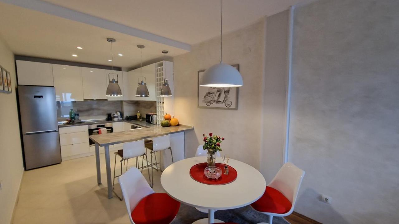 Lux Apartman Ava Kikinda 外观 照片