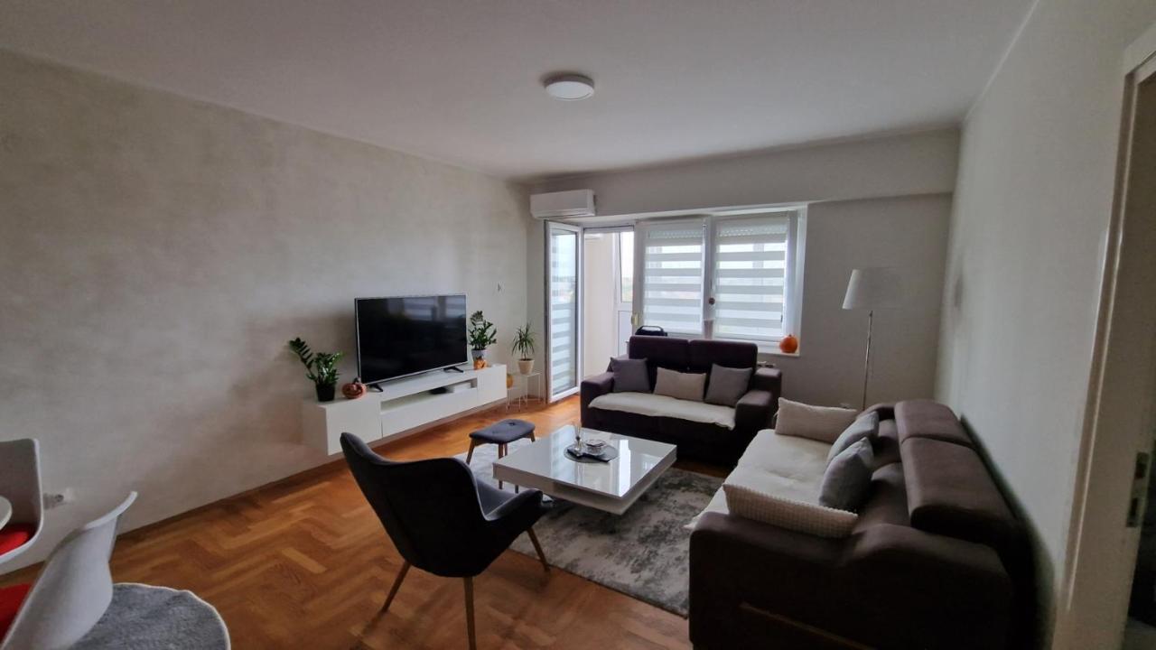 Lux Apartman Ava Kikinda 外观 照片